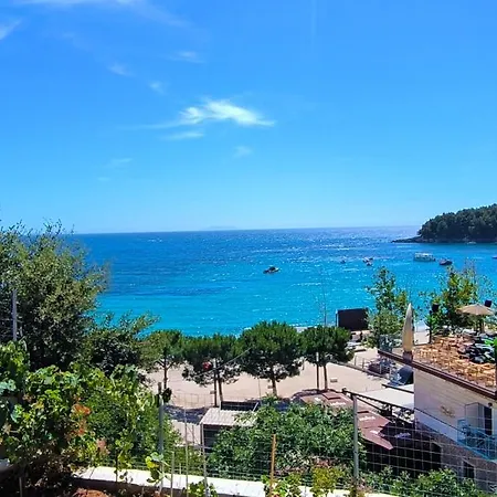 Natasha * Himare